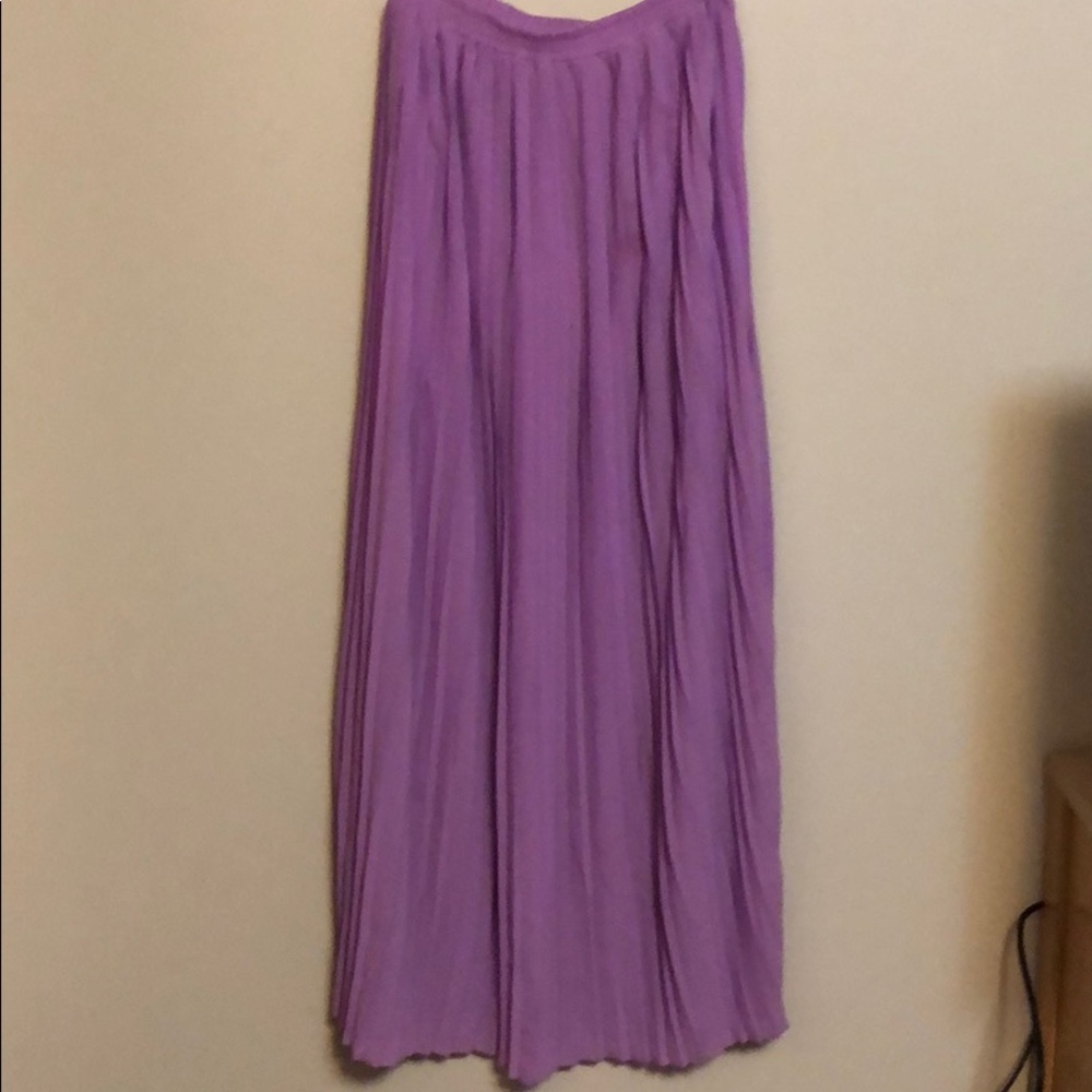 Pleated maxi skirt